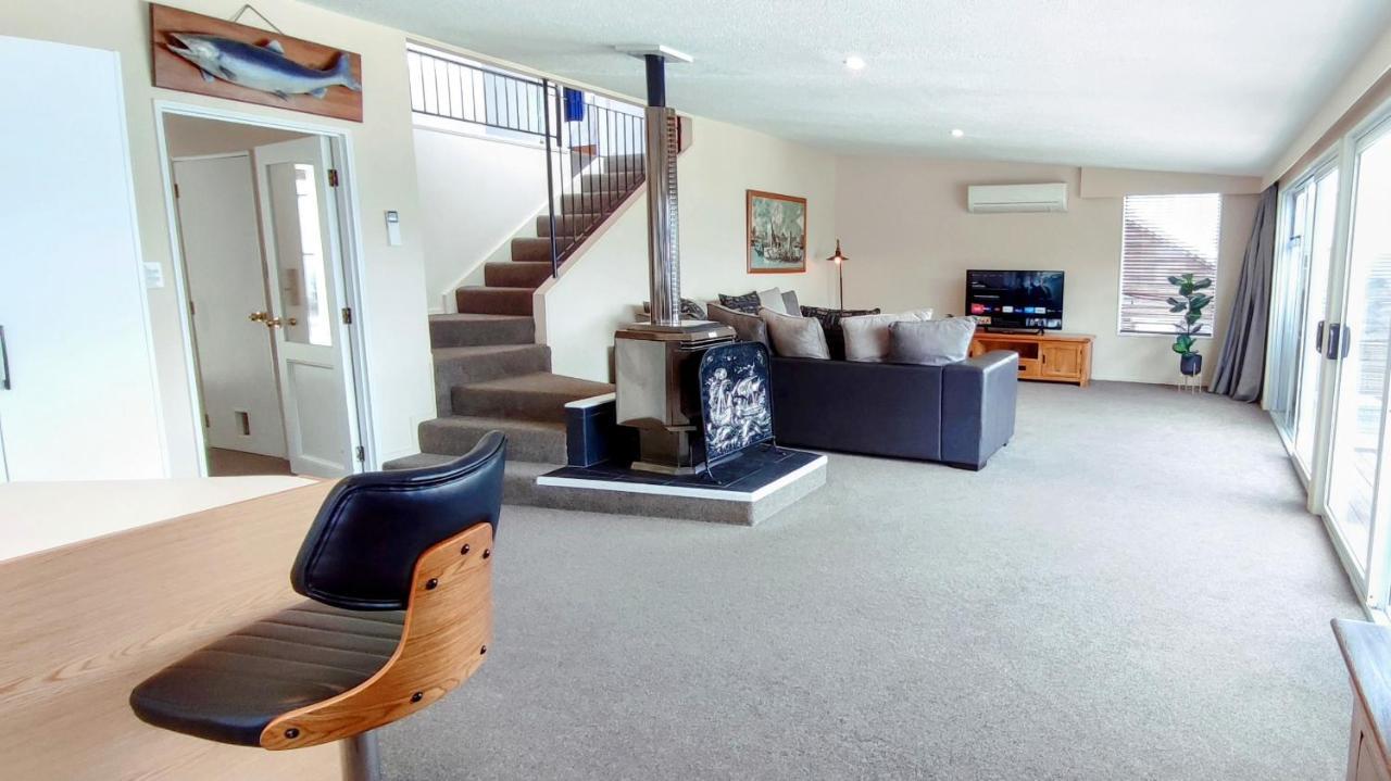 Spacious Home With Awesome Lake Views Queenstown Exteriér fotografie