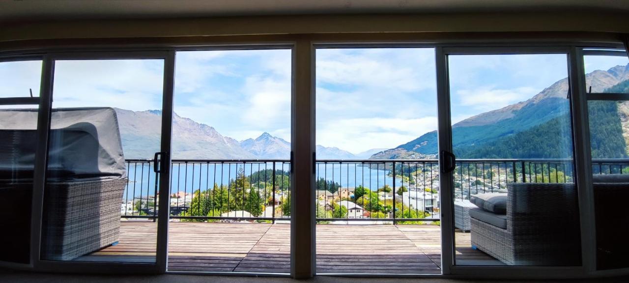 Spacious Home With Awesome Lake Views Queenstown Exteriér fotografie